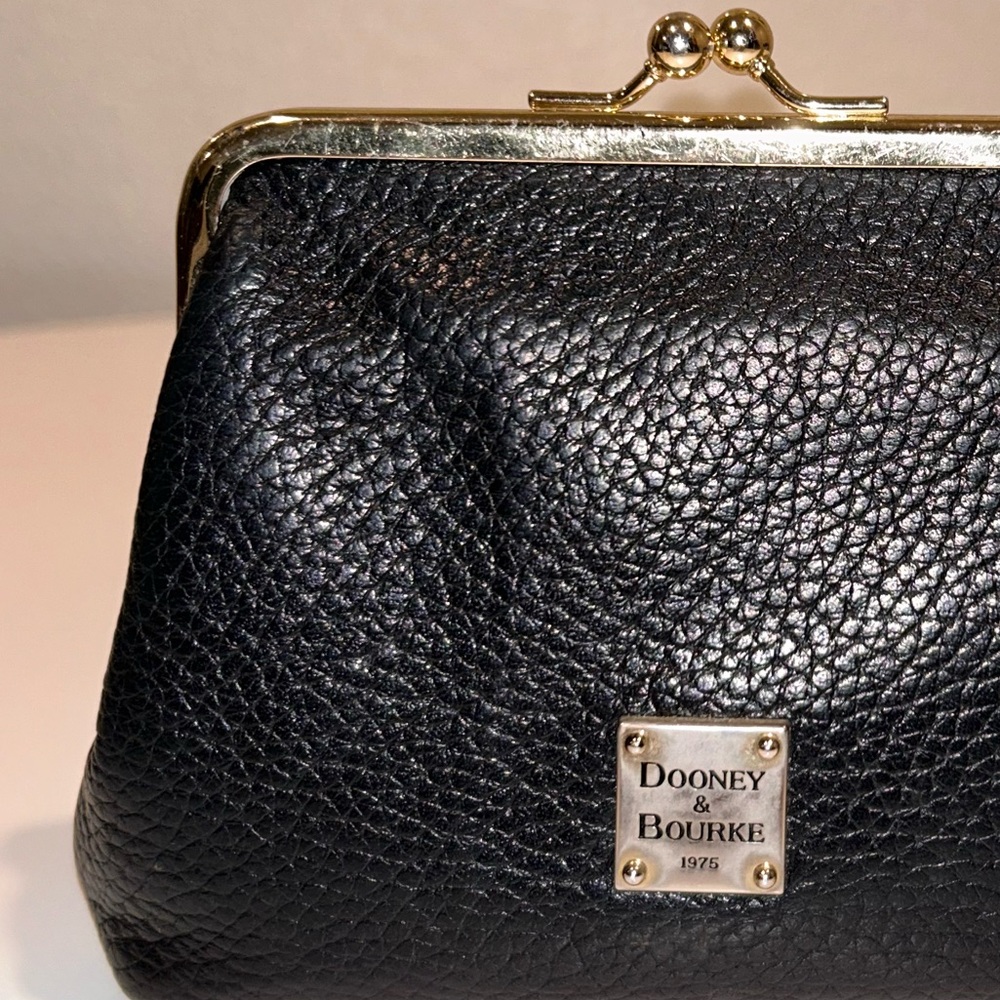 Vintage Dooney & Bourke kiss lock coin wallet gold hardware Black - Picture 6 of 9